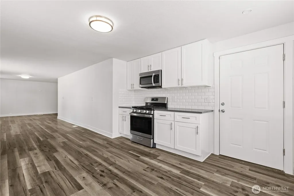 8823 S Yakima Avenue Tacoma WA 98444