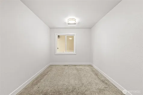 8823 S Yakima Avenue Tacoma WA 98444