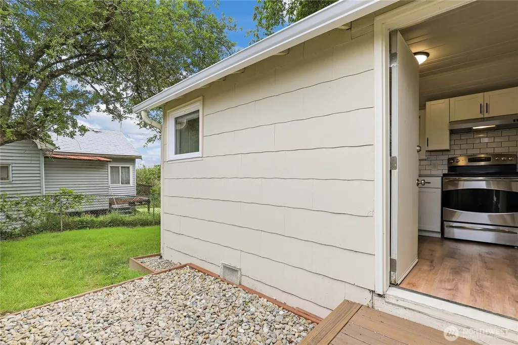 1512 Naval Avenue Bremerton WA 98312