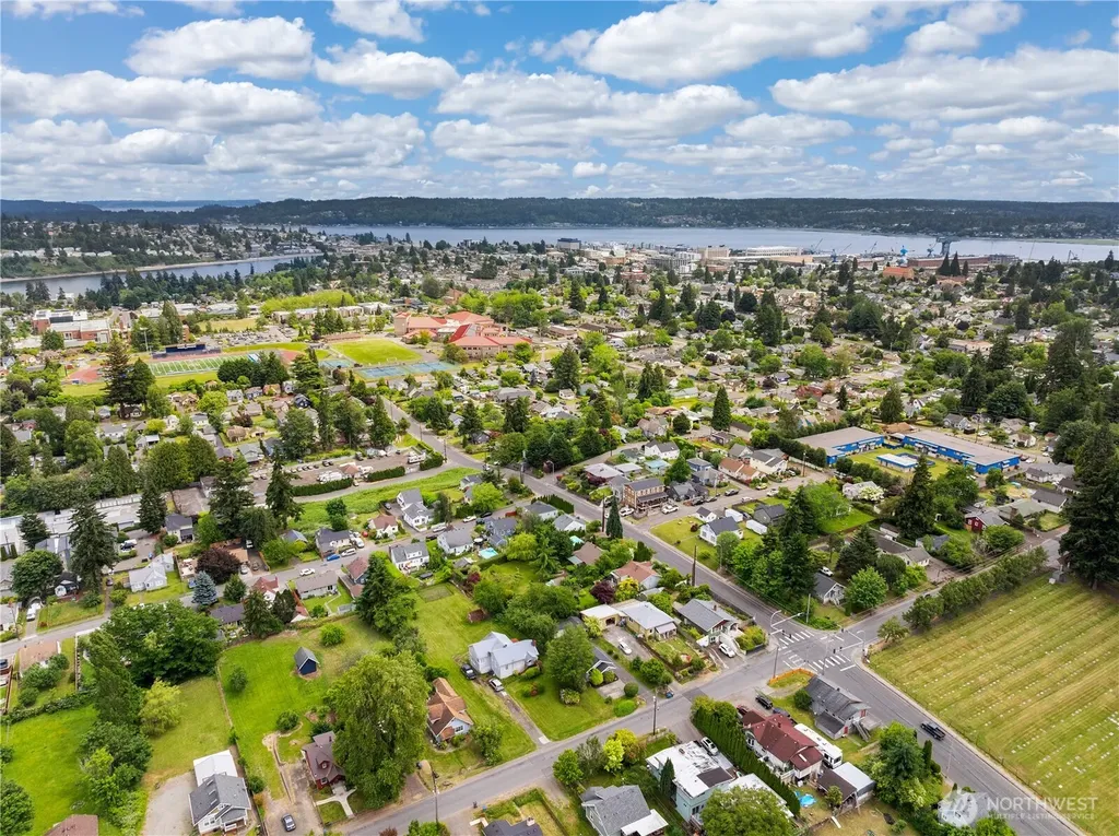 1512 Naval Avenue Bremerton WA 98312