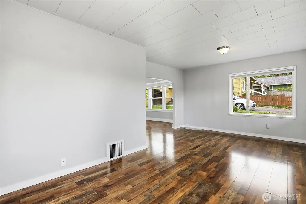 1512 Naval Avenue Bremerton WA 98312