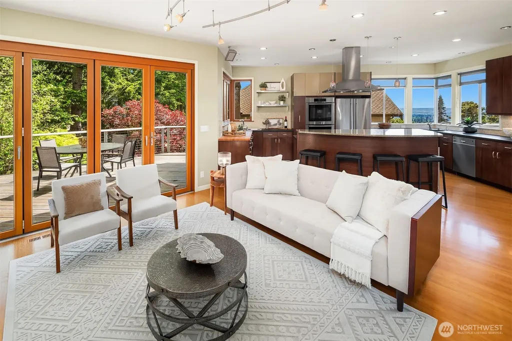 14740 SE 56th Street Bellevue WA 98006