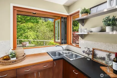 14740 SE 56th Street Bellevue WA 98006