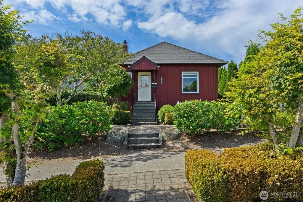 7841 12th Avenue NE Seattle WA 98115