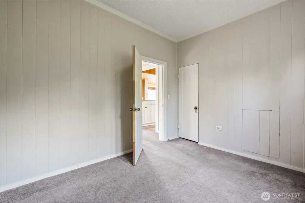 7841 12th Avenue NE Seattle WA 98115
