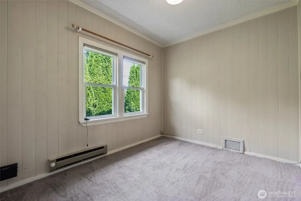 7841 12th Avenue NE Seattle WA 98115