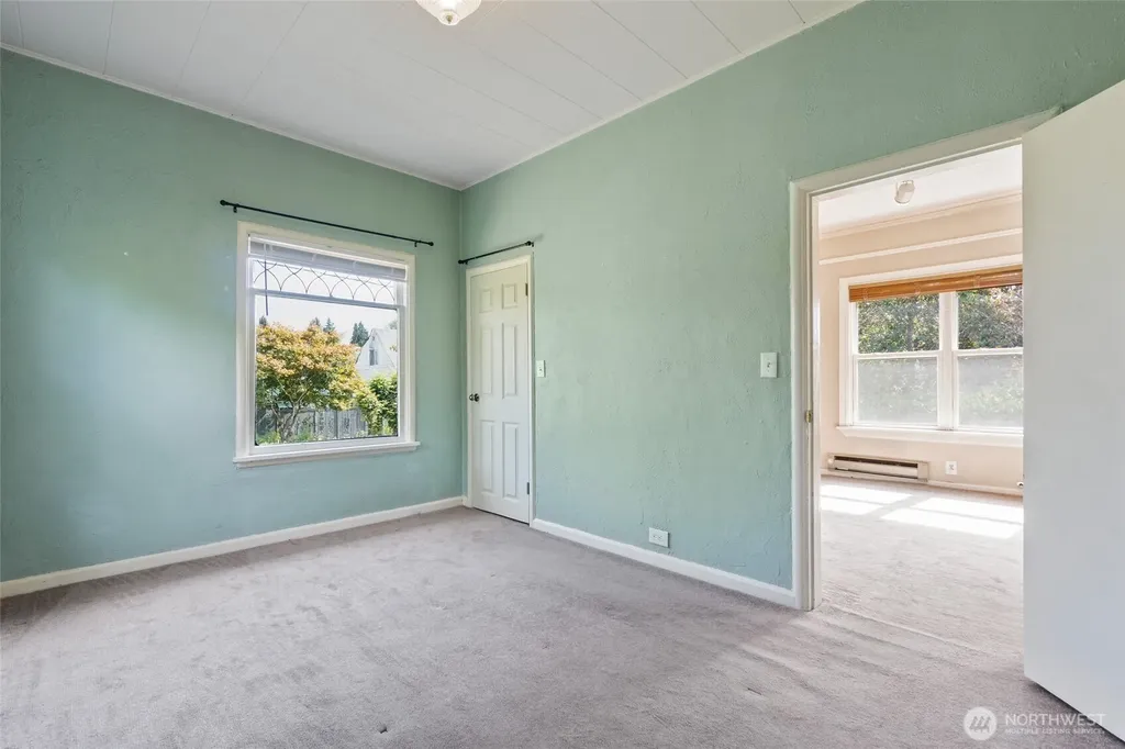 7841 12th Avenue NE Seattle WA 98115