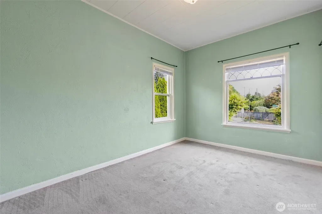 7841 12th Avenue NE Seattle WA 98115