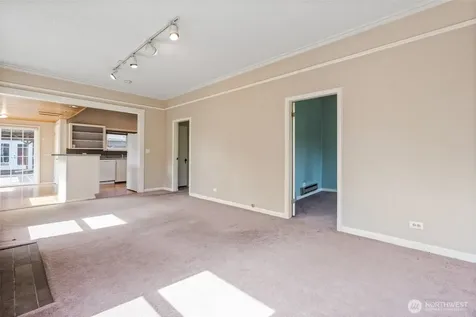 7841 12th Avenue NE Seattle WA 98115