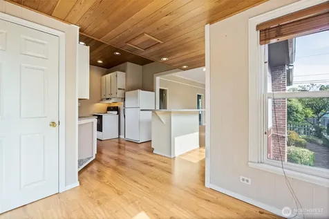 7841 12th Avenue NE Seattle WA 98115