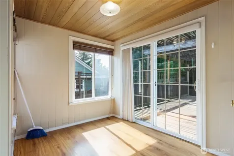 7841 12th Avenue NE Seattle WA 98115
