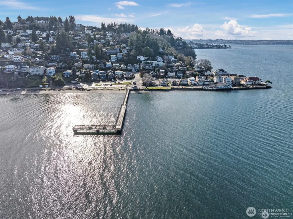 6726 Soundview Drive NE Tacoma WA 98422