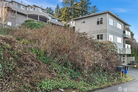 6726 Soundview Drive NE Tacoma WA 98422