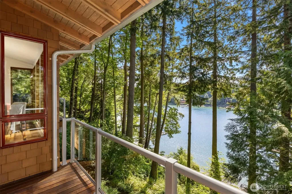 11515 Blue Heron Lane NE Bainbridge Island WA 98110