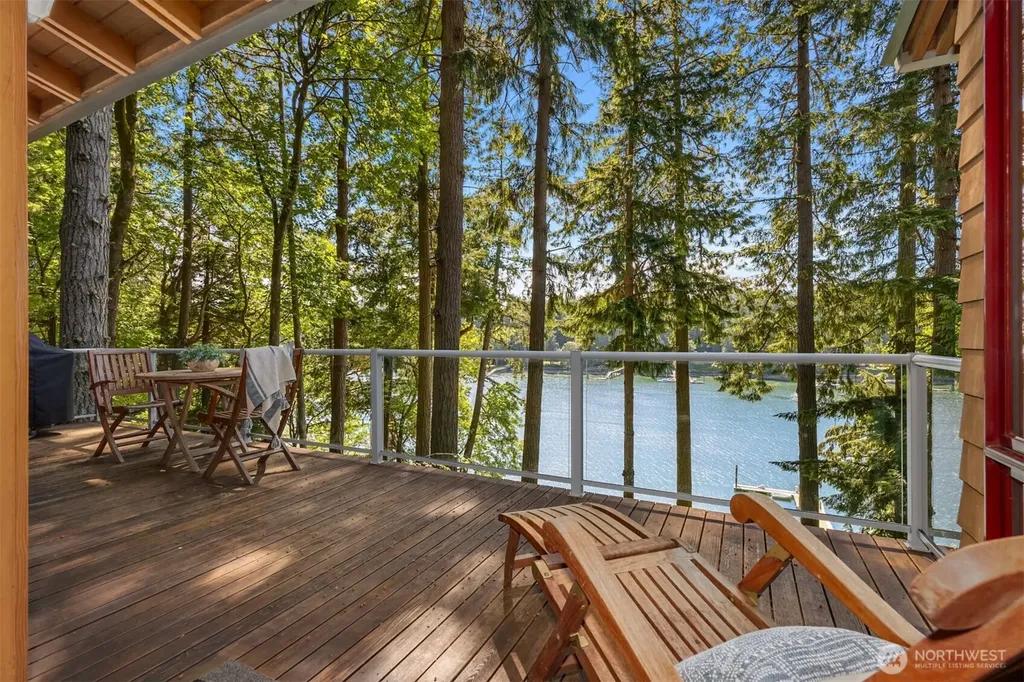 11515 Blue Heron Lane NE Bainbridge Island WA 98110