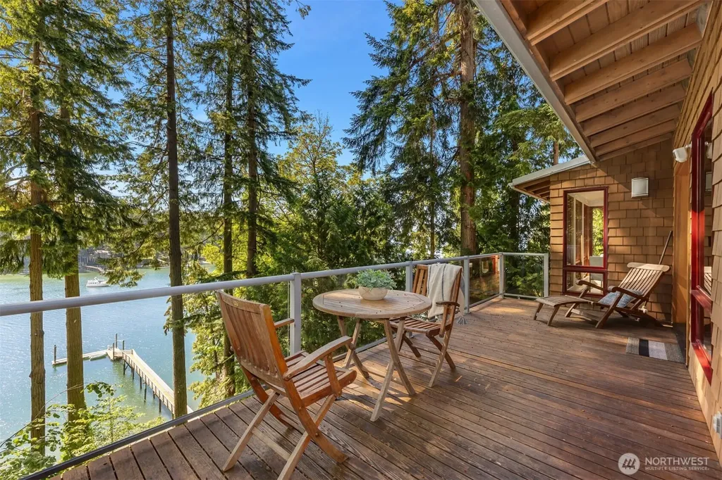 11515 Blue Heron Lane NE Bainbridge Island WA 98110