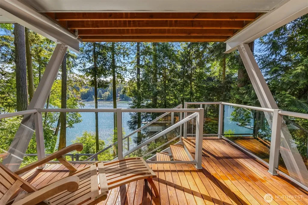 11515 Blue Heron Lane NE Bainbridge Island WA 98110