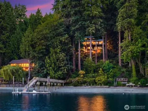 11515 Blue Heron Lane NE Bainbridge Island WA 98110