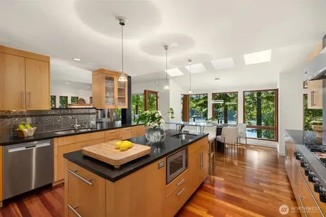 11515 Blue Heron Lane NE Bainbridge Island WA 98110
