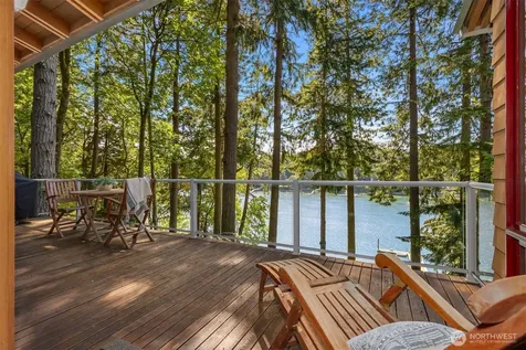 11515 Blue Heron Lane NE Bainbridge Island WA 98110