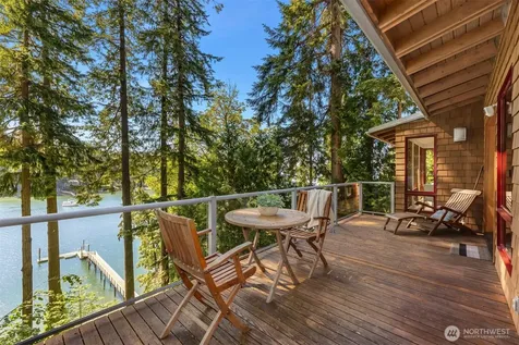 11515 Blue Heron Lane NE Bainbridge Island WA 98110