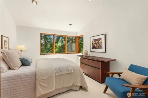 11515 Blue Heron Lane NE Bainbridge Island WA 98110