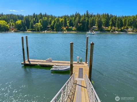 11515 Blue Heron Lane NE Bainbridge Island WA 98110