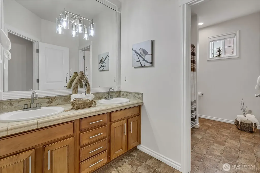 19220 5th Street E Lake Tapps WA 98391