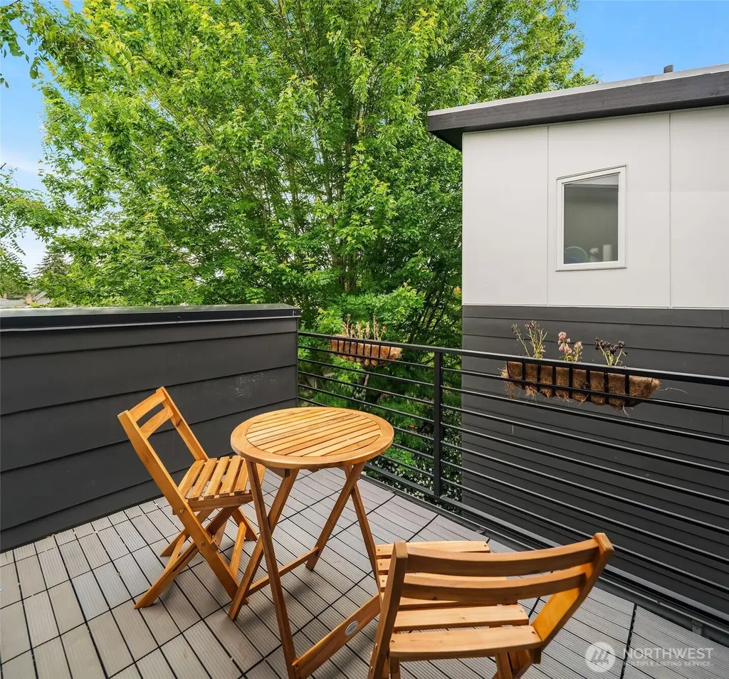 7154 44th Avenue S Seattle WA 98118