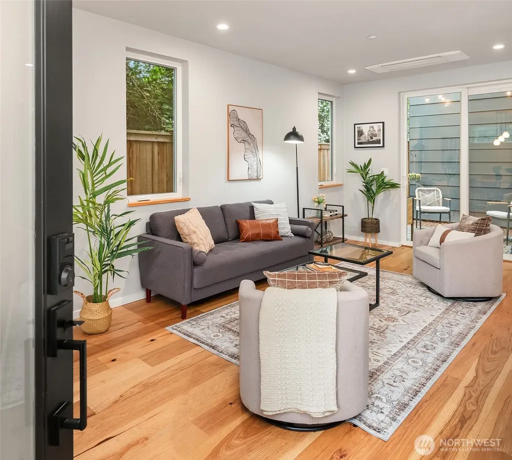 7154 44th Avenue S Seattle WA 98118