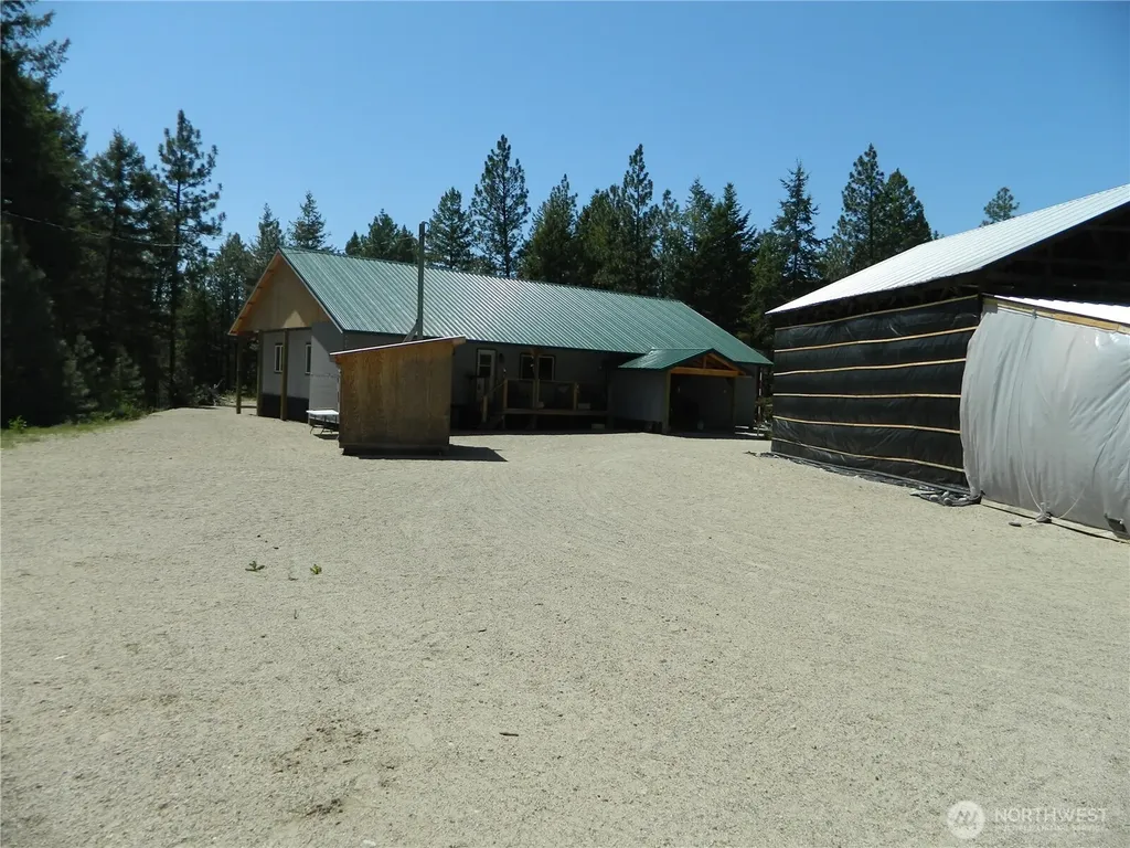 16 Summit Lake Road Tonasket WA 98855