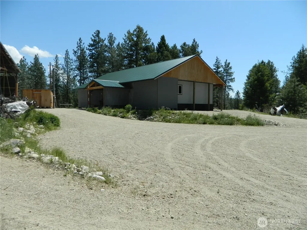 16 Summit Lake Road Tonasket WA 98855