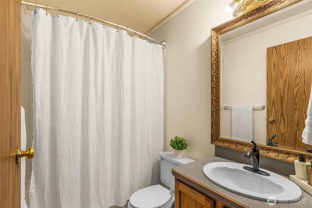105 Bill Shaw Road Pateros WA 98846