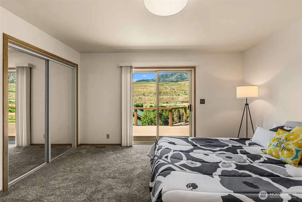 105 Bill Shaw Road Pateros WA 98846