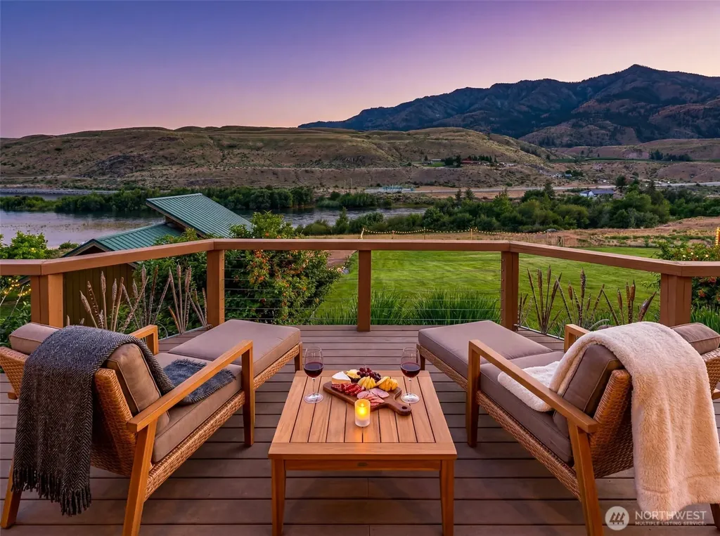 105 Bill Shaw Road Pateros WA 98846