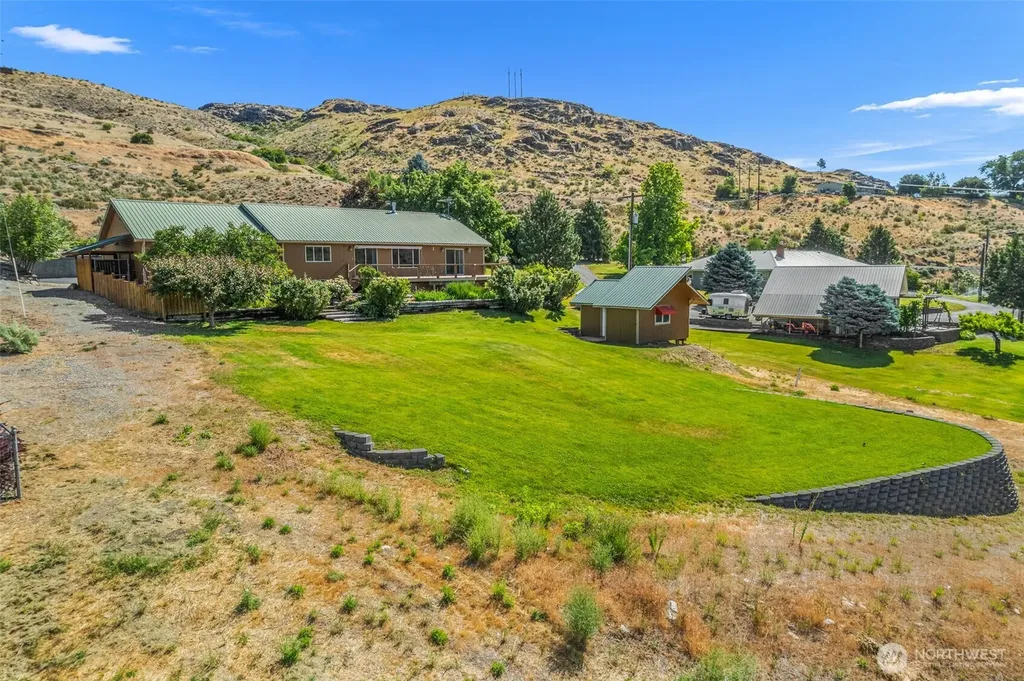 105 Bill Shaw Road Pateros WA 98846
