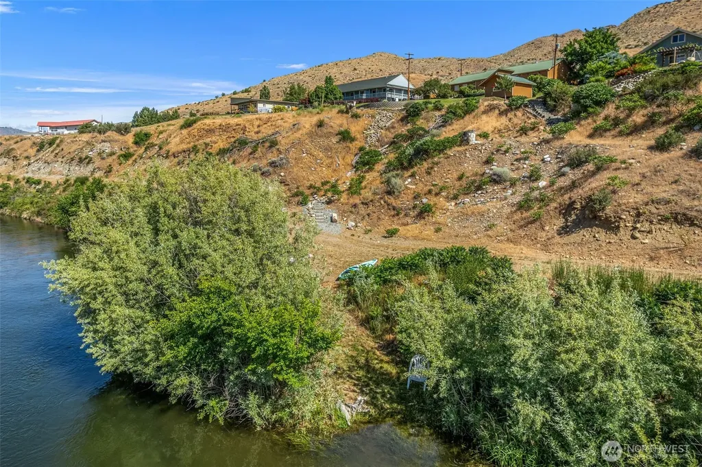 105 Bill Shaw Road Pateros WA 98846