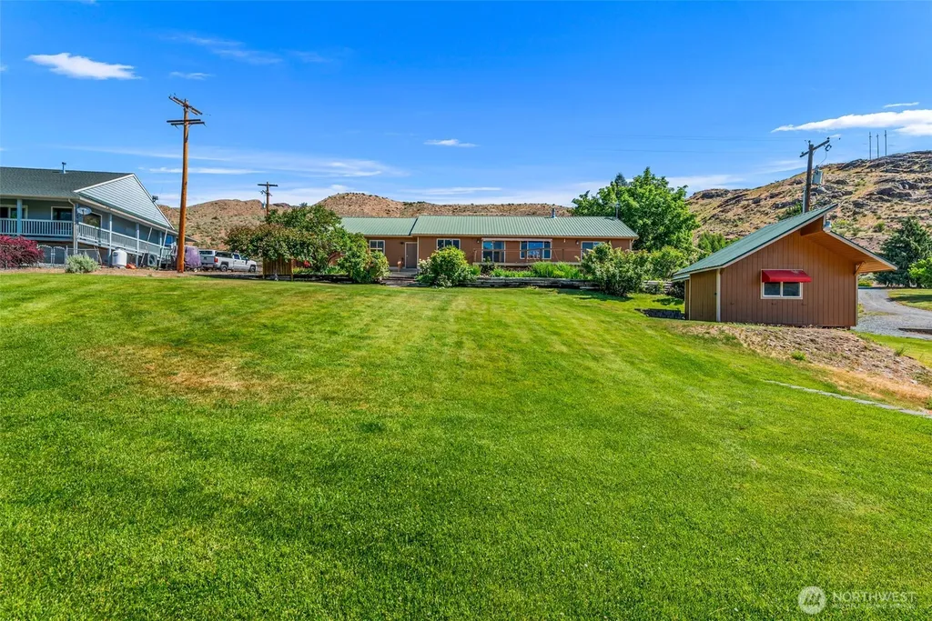 105 Bill Shaw Road Pateros WA 98846