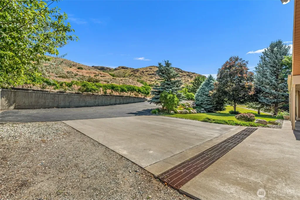 105 Bill Shaw Road Pateros WA 98846