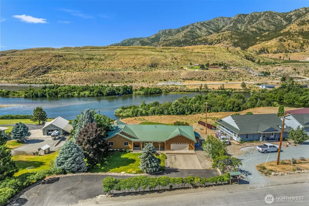 105 Bill Shaw Road Pateros WA 98846