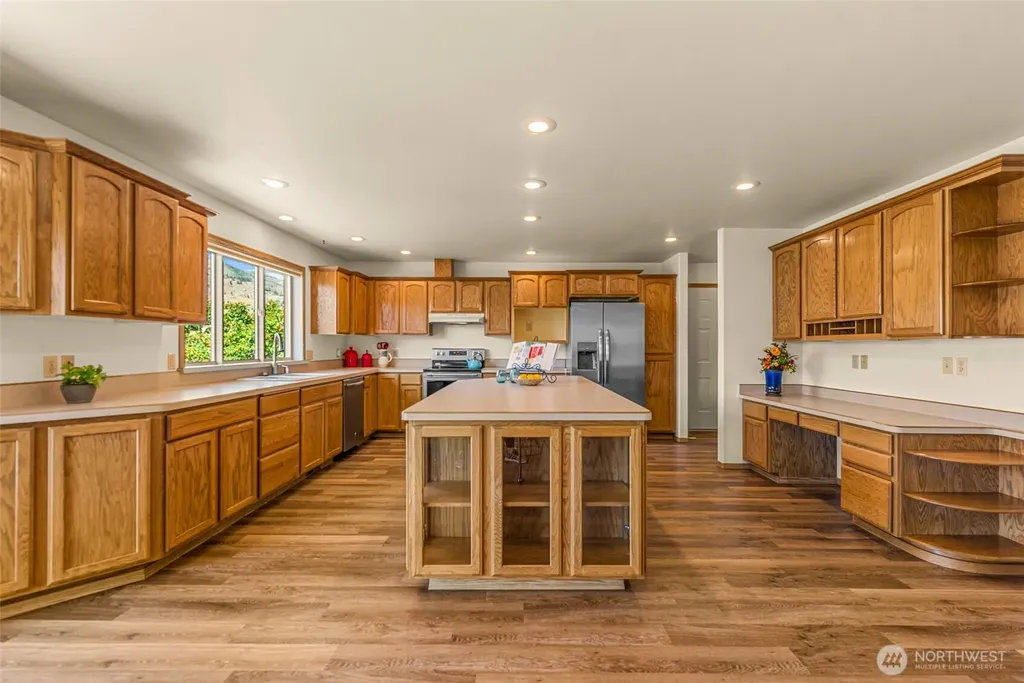 105 Bill Shaw Road Pateros WA 98846