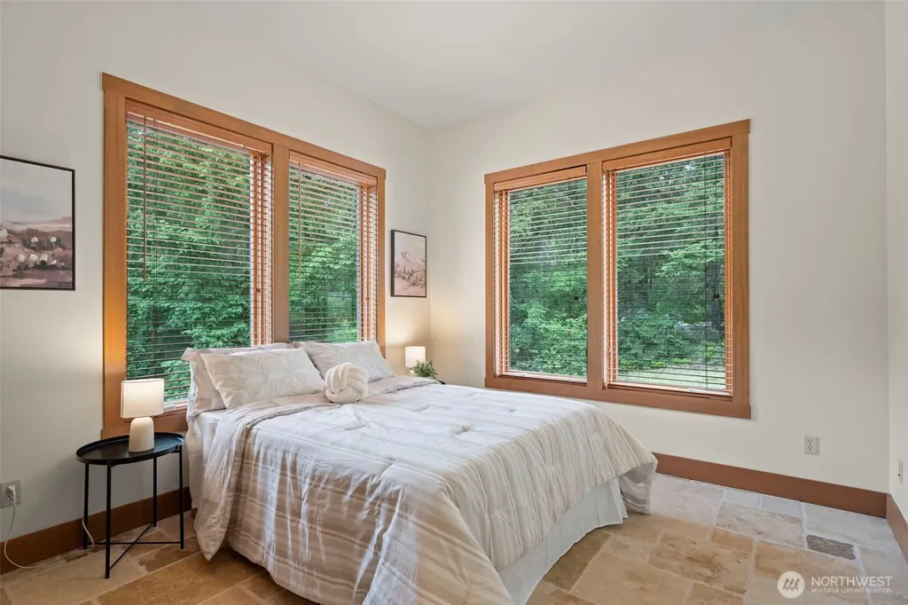6301 Foxtrail Court NE Olympia WA 98516