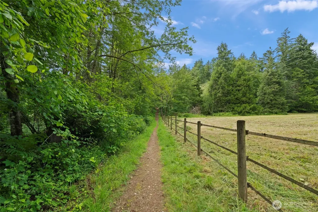 6301 Foxtrail Court NE Olympia WA 98516
