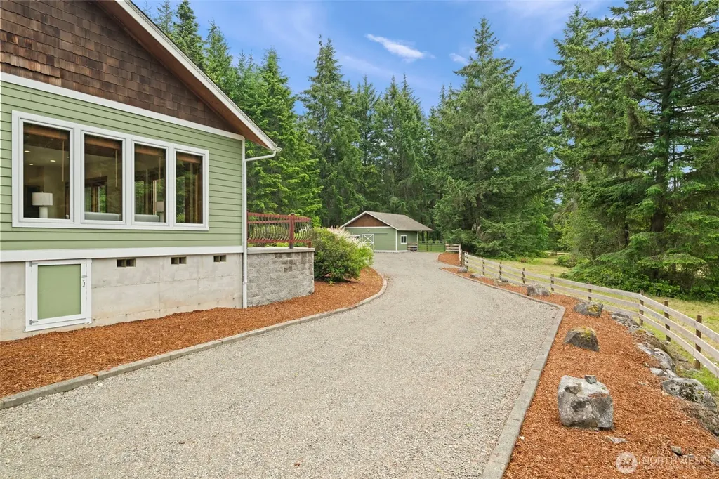 6301 Foxtrail Court NE Olympia WA 98516
