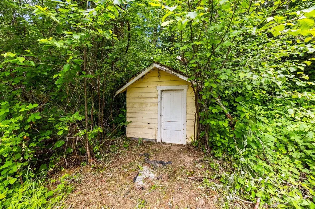 4711 Johnson Point Road NE Olympia WA 98516