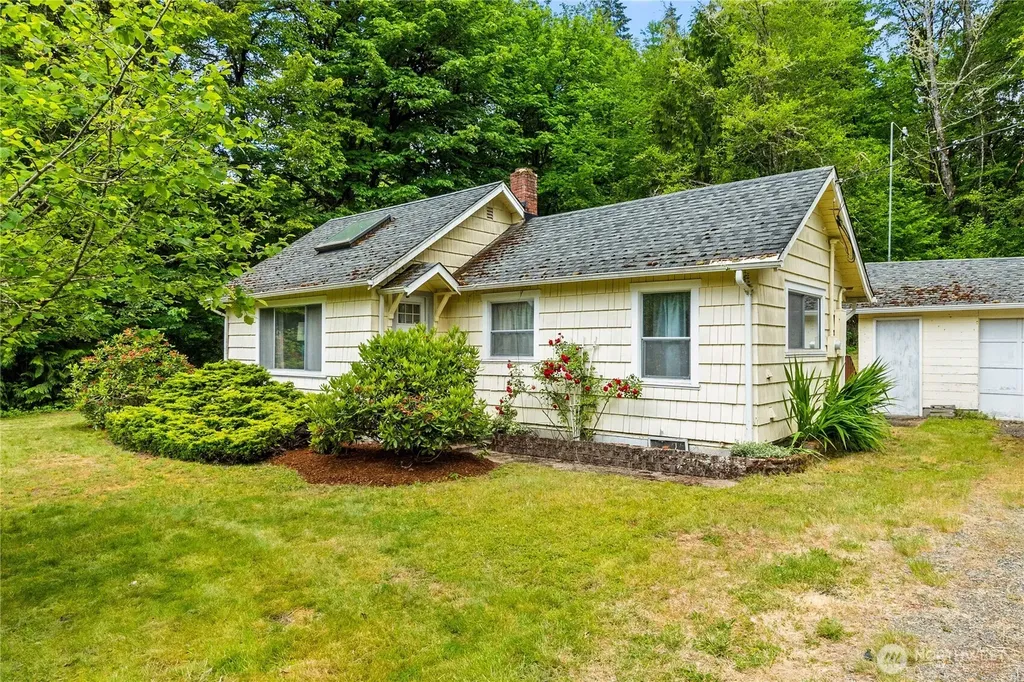 4711 Johnson Point Road NE Olympia WA 98516