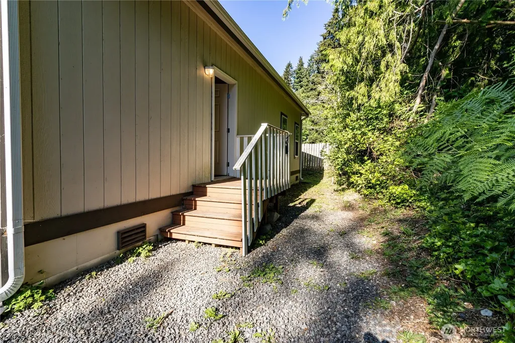 2165 Lynnette Place NW Bremerton WA 98312