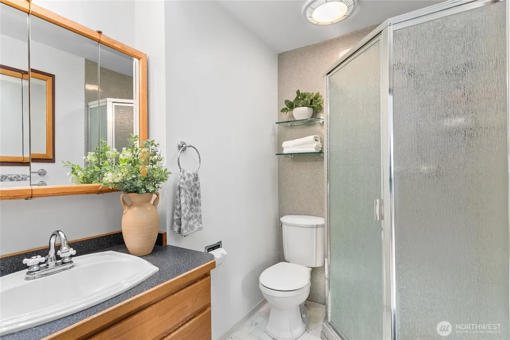 4215 189th Place SW Lynnwood WA 98036