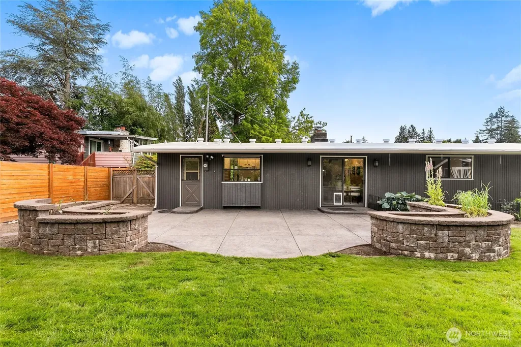 4215 189th Place SW Lynnwood WA 98036