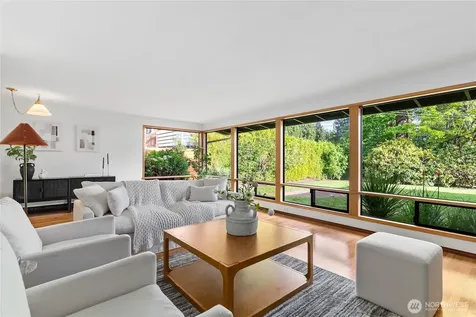 4215 189th Place SW Lynnwood WA 98036